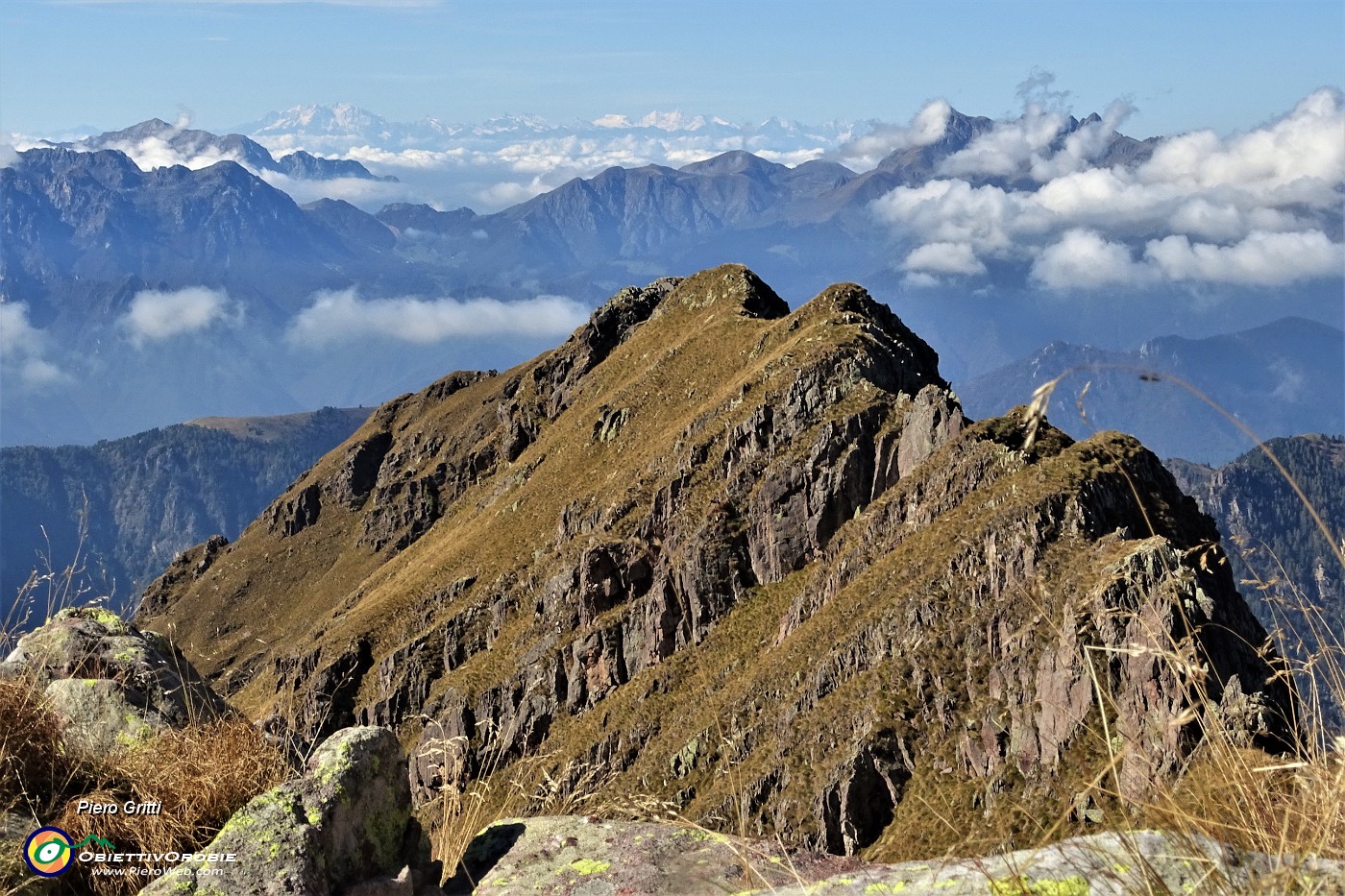 50 Dalla lunga costiera del Pietra Quadra ...al Monte Rosa.JPG